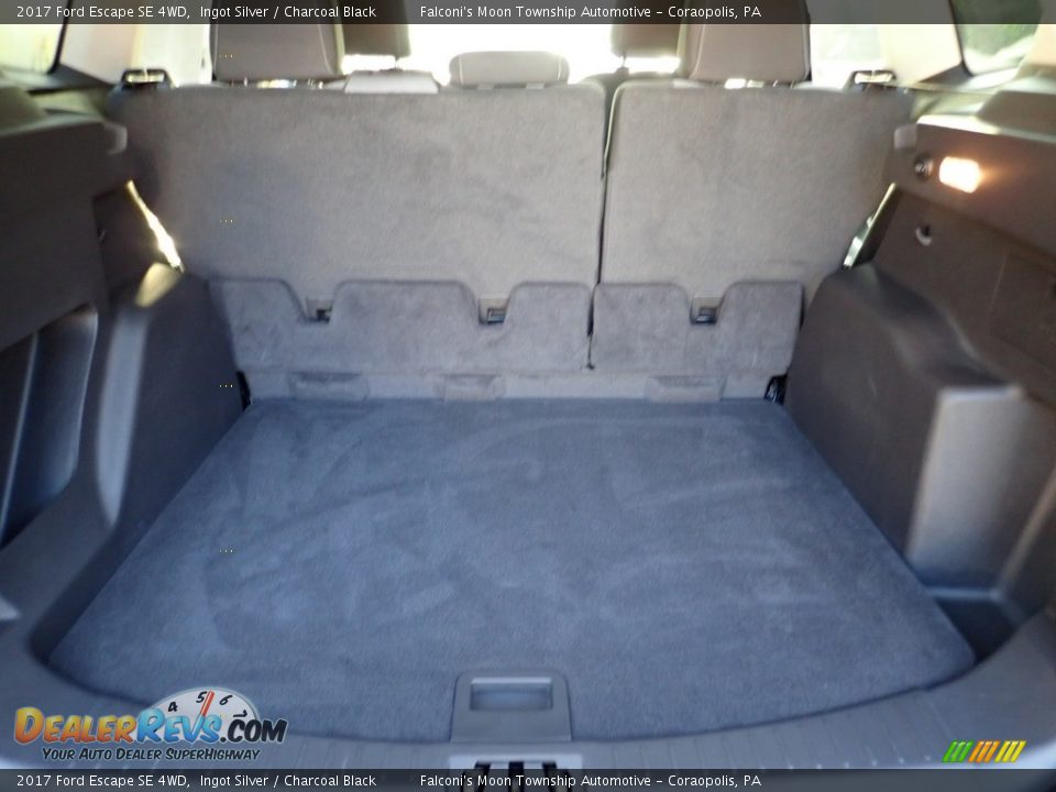 2017 Ford Escape SE 4WD Ingot Silver / Charcoal Black Photo #4