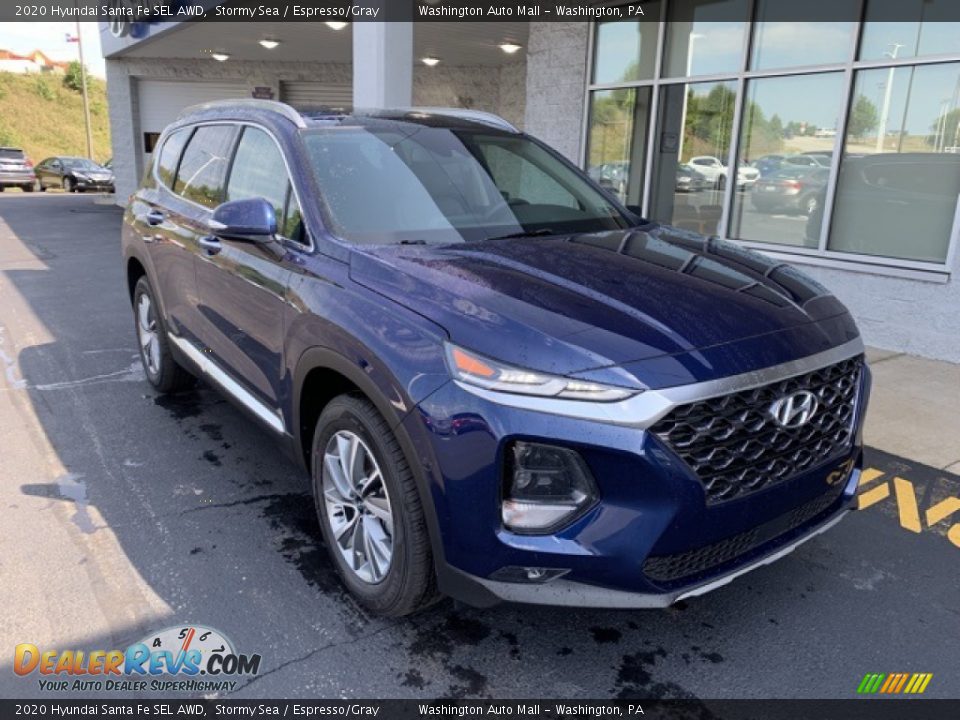 Front 3/4 View of 2020 Hyundai Santa Fe SEL AWD Photo #2