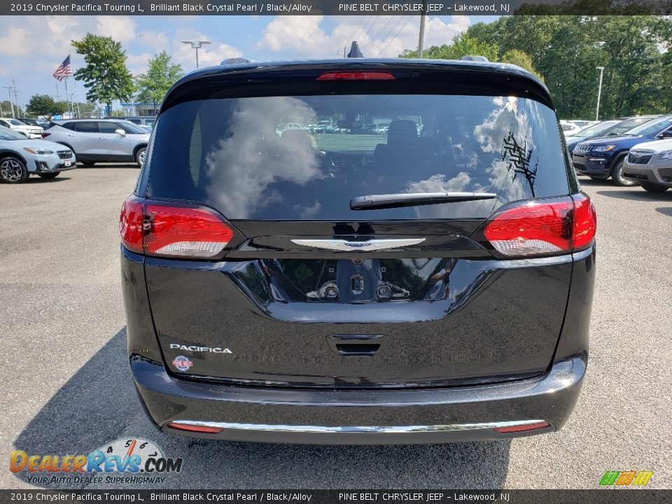 2019 Chrysler Pacifica Touring L Brilliant Black Crystal Pearl / Black/Alloy Photo #5