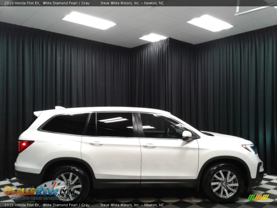 2019 Honda Pilot EX White Diamond Pearl / Gray Photo #5