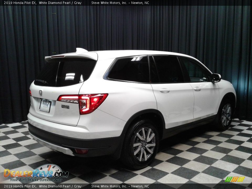 2019 Honda Pilot EX White Diamond Pearl / Gray Photo #6