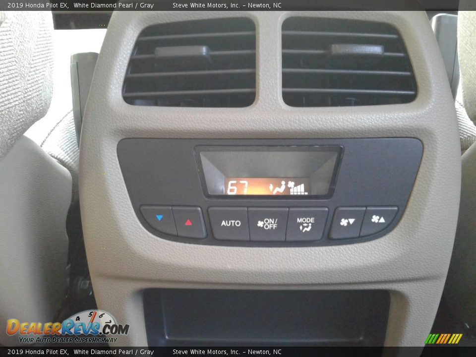 2019 Honda Pilot EX White Diamond Pearl / Gray Photo #13