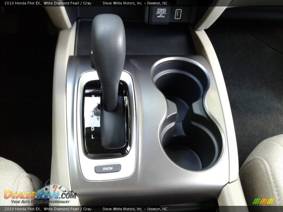 2019 Honda Pilot EX White Diamond Pearl / Gray Photo #26