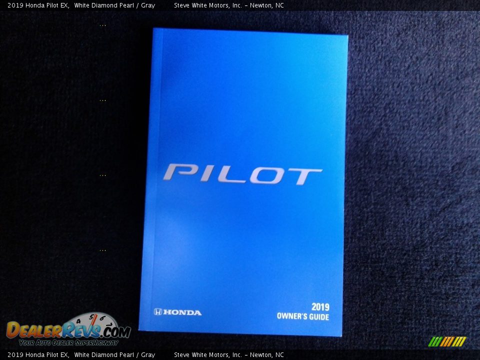 2019 Honda Pilot EX White Diamond Pearl / Gray Photo #33