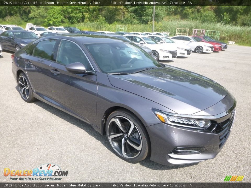 Front 3/4 View of 2019 Honda Accord Sport Sedan Photo #5