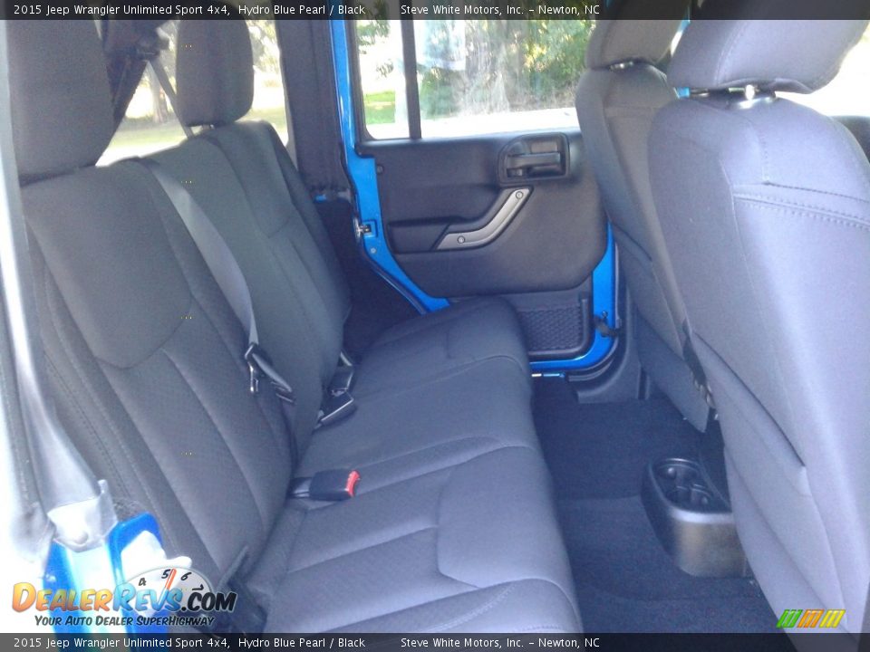 2015 Jeep Wrangler Unlimited Sport 4x4 Hydro Blue Pearl / Black Photo #14