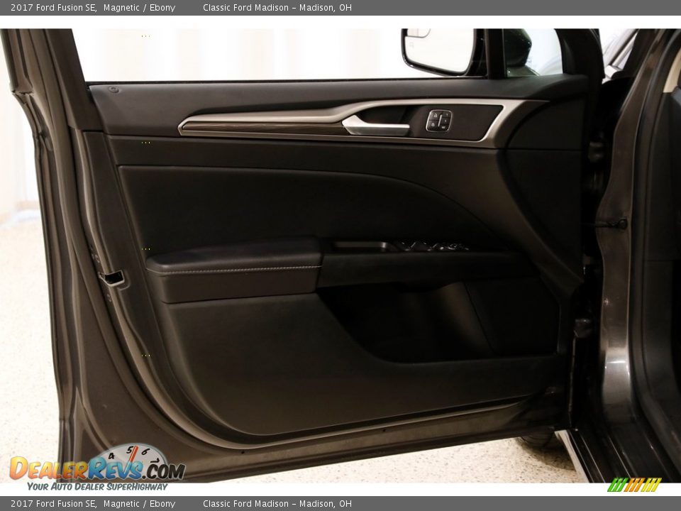 2017 Ford Fusion SE Magnetic / Ebony Photo #5