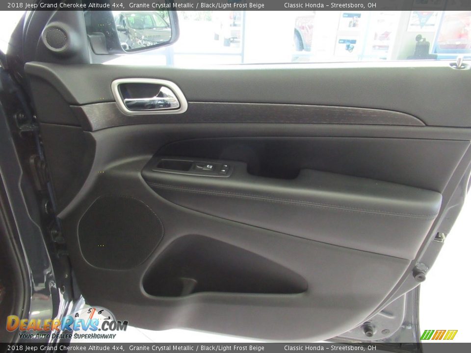 2018 Jeep Grand Cherokee Altitude 4x4 Granite Crystal Metallic / Black/Light Frost Beige Photo #14