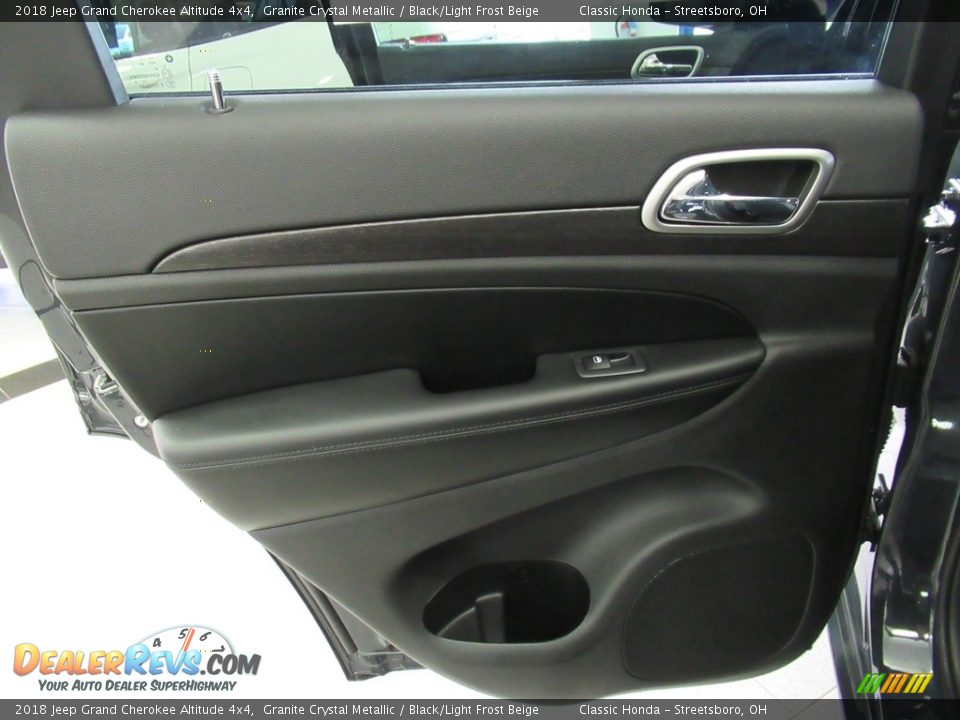 2018 Jeep Grand Cherokee Altitude 4x4 Granite Crystal Metallic / Black/Light Frost Beige Photo #24