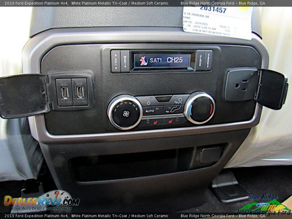 2019 Ford Expedition Platinum 4x4 White Platinum Metallic Tri-Coat / Medium Soft Ceramic Photo #30