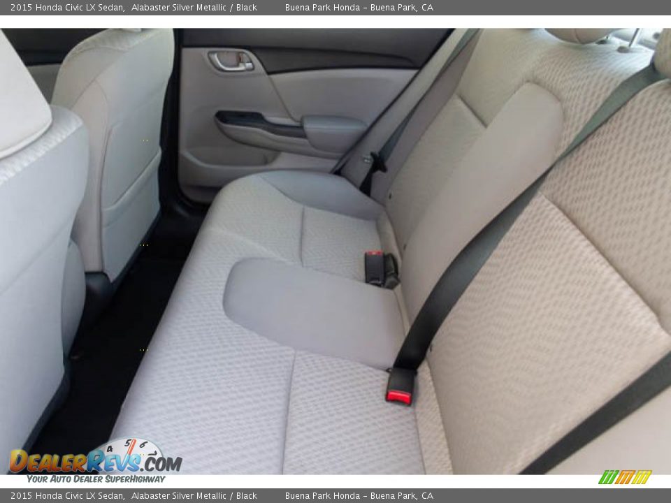 2015 Honda Civic LX Sedan Alabaster Silver Metallic / Black Photo #4
