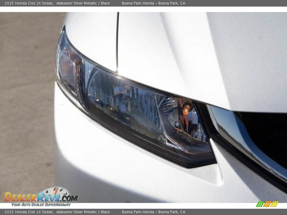 2015 Honda Civic LX Sedan Alabaster Silver Metallic / Black Photo #8