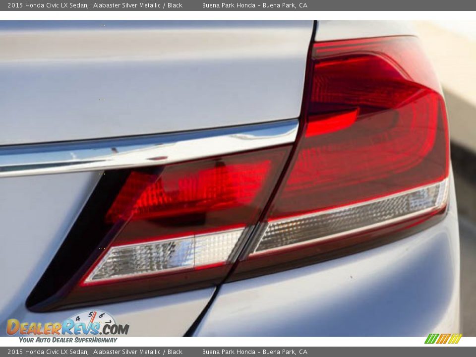 2015 Honda Civic LX Sedan Alabaster Silver Metallic / Black Photo #13