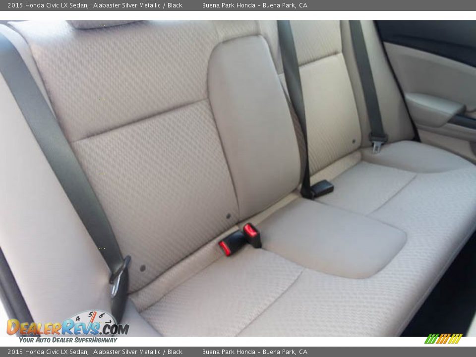 2015 Honda Civic LX Sedan Alabaster Silver Metallic / Black Photo #21