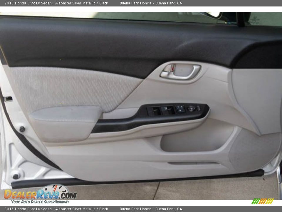 2015 Honda Civic LX Sedan Alabaster Silver Metallic / Black Photo #26
