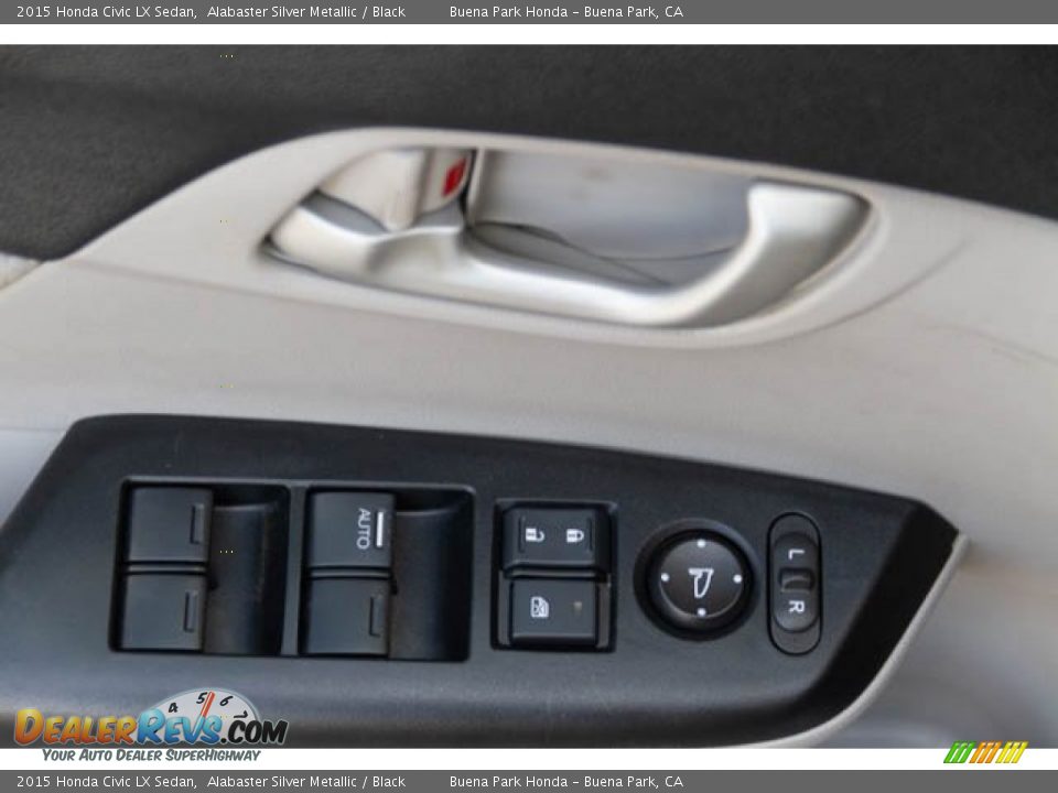 2015 Honda Civic LX Sedan Alabaster Silver Metallic / Black Photo #27