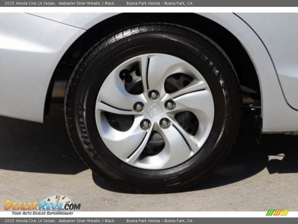 2015 Honda Civic LX Sedan Alabaster Silver Metallic / Black Photo #32