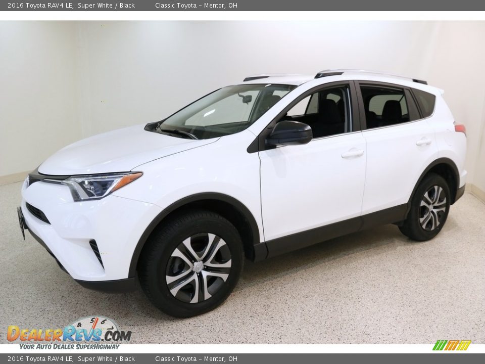 2016 Toyota RAV4 LE Super White / Black Photo #3