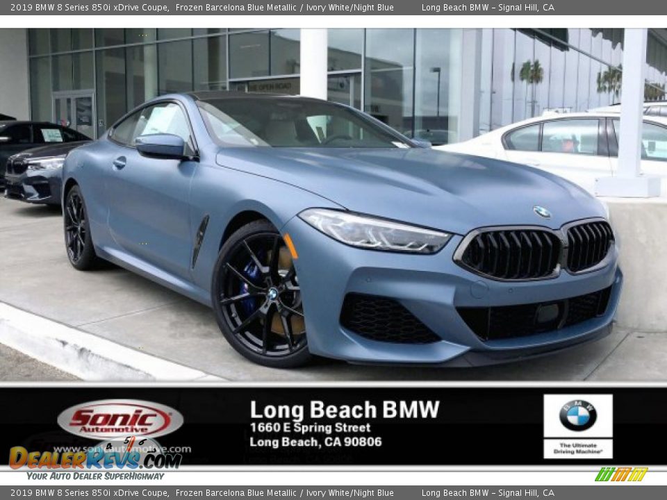 Front 3/4 View of 2019 BMW 8 Series 850i xDrive Coupe Photo #1