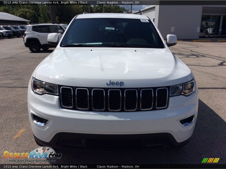 2019 Jeep Grand Cherokee Laredo 4x4 Bright White / Black Photo #4