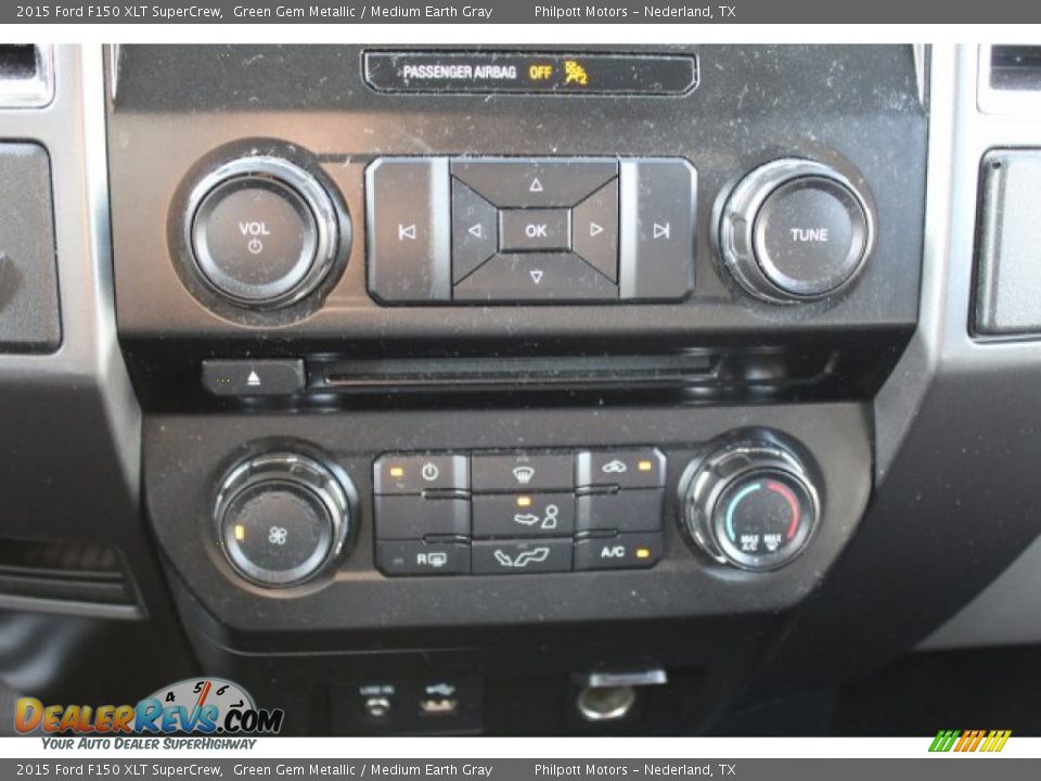 2015 Ford F150 XLT SuperCrew Green Gem Metallic / Medium Earth Gray Photo #19