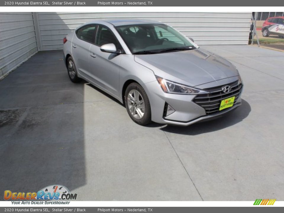 Front 3/4 View of 2020 Hyundai Elantra SEL Photo #2