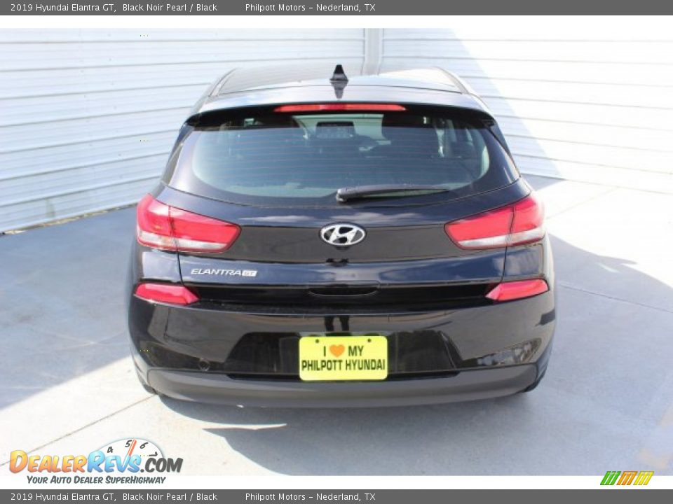2019 Hyundai Elantra GT Black Noir Pearl / Black Photo #7