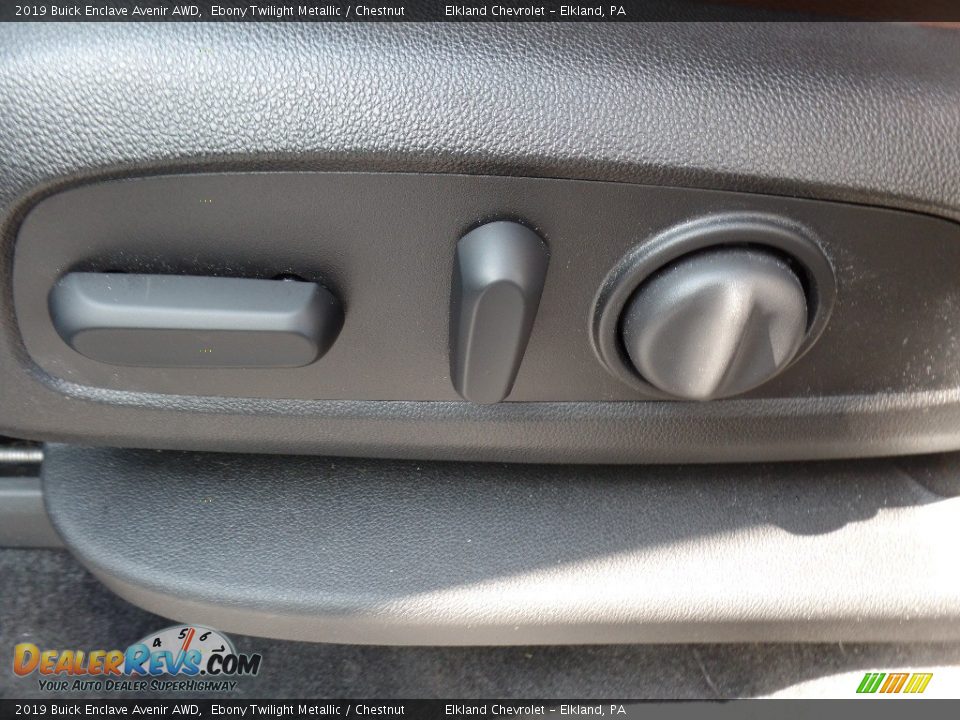 Controls of 2019 Buick Enclave Avenir AWD Photo #29