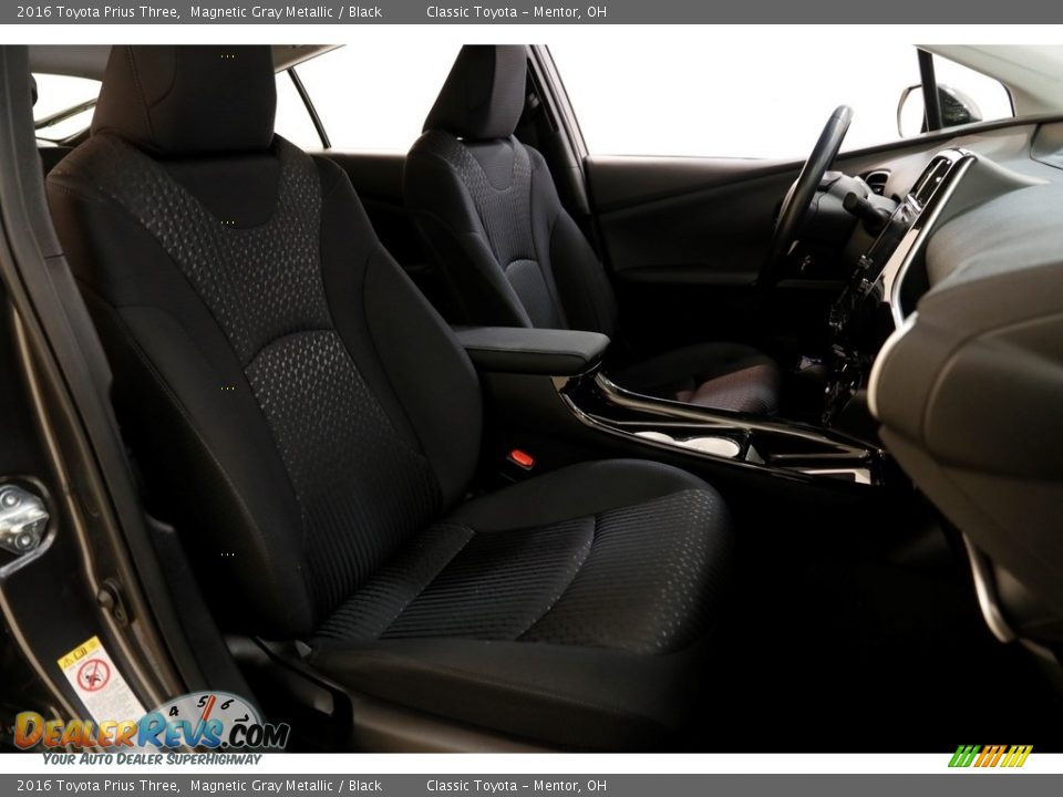2016 Toyota Prius Three Magnetic Gray Metallic / Black Photo #17