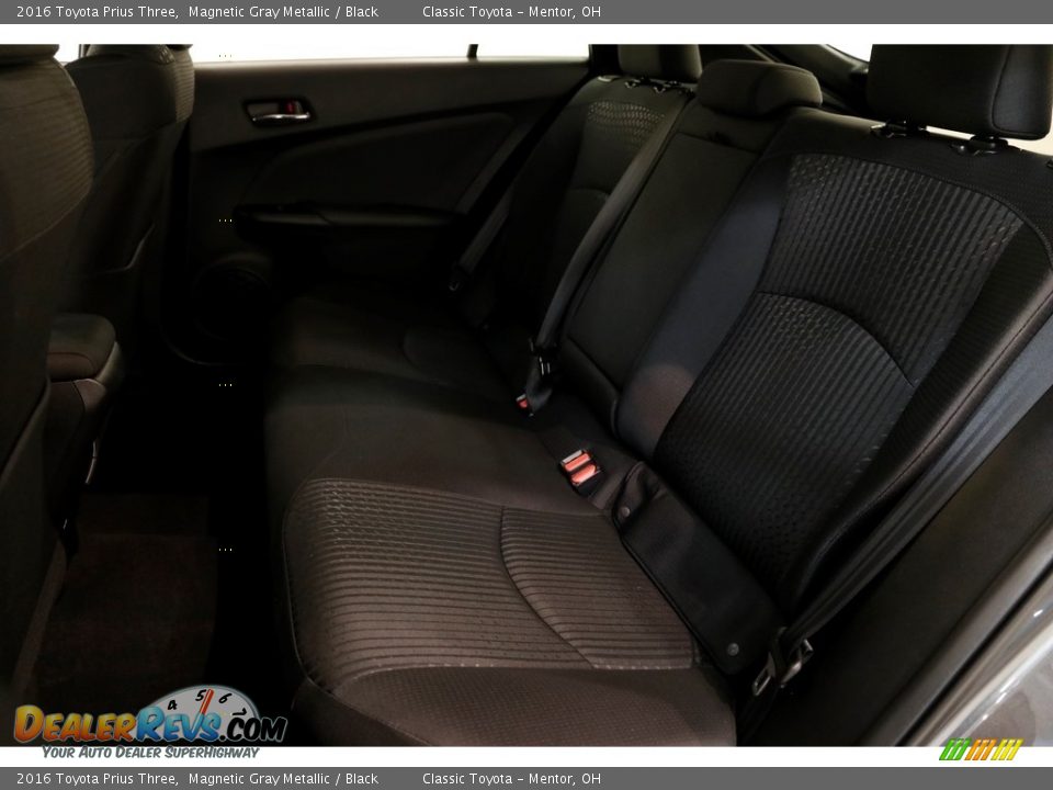 2016 Toyota Prius Three Magnetic Gray Metallic / Black Photo #19