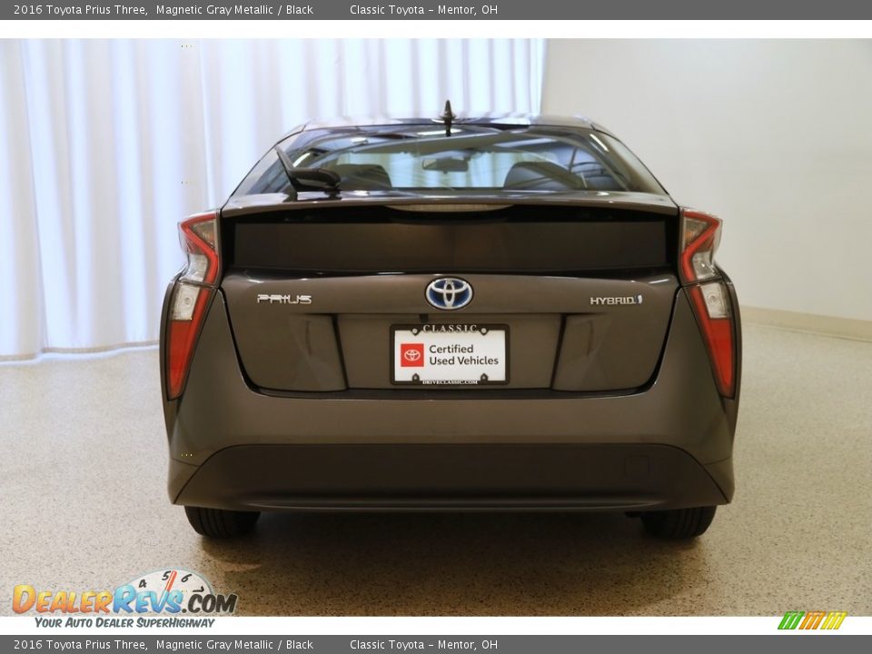 2016 Toyota Prius Three Magnetic Gray Metallic / Black Photo #20