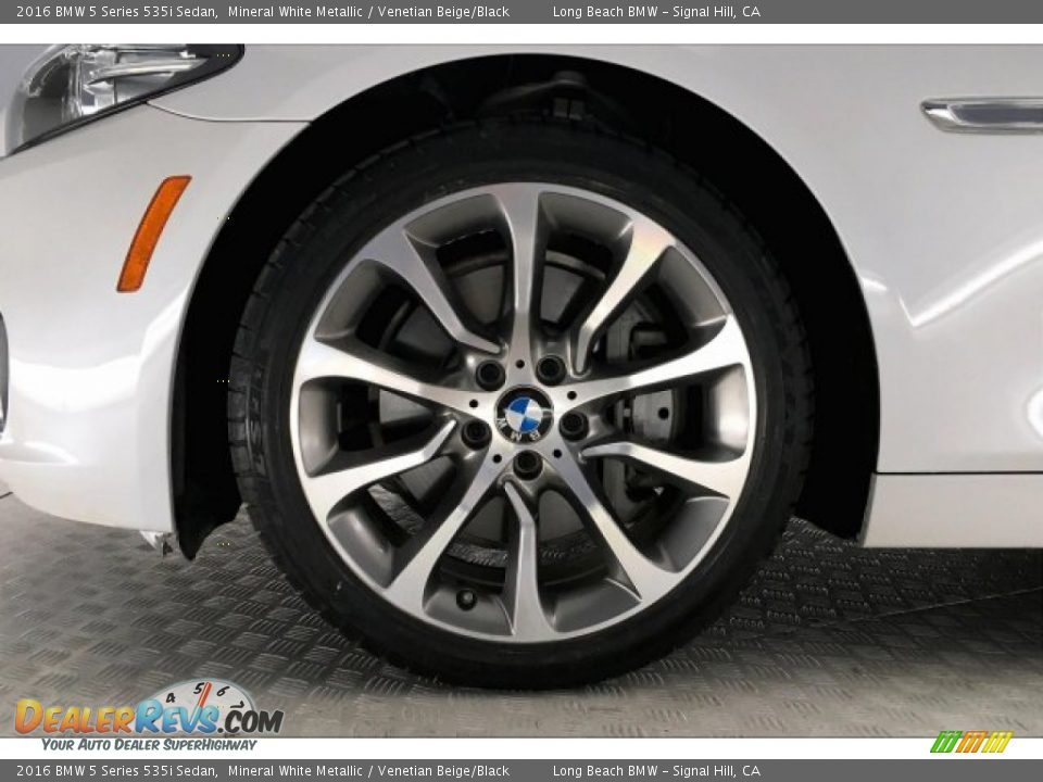2016 BMW 5 Series 535i Sedan Mineral White Metallic / Venetian Beige/Black Photo #8