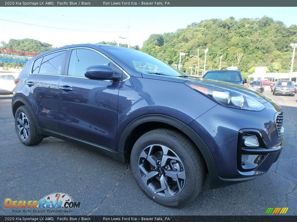Front 3/4 View of 2020 Kia Sportage LX AWD Photo #9