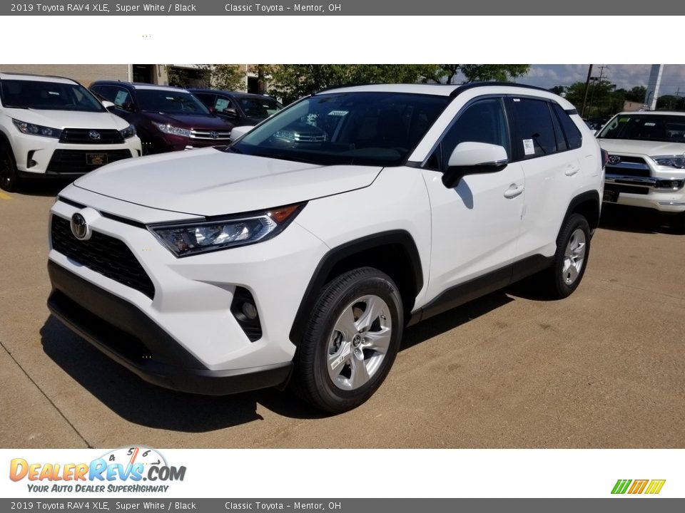 2019 Toyota RAV4 XLE Super White / Black Photo #1