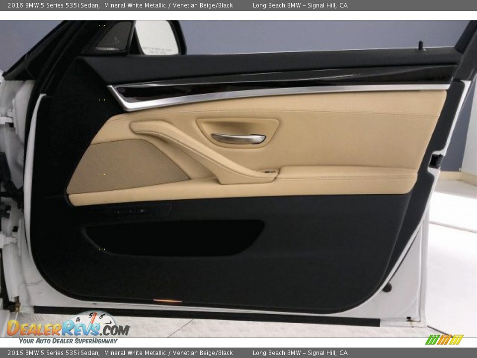 2016 BMW 5 Series 535i Sedan Mineral White Metallic / Venetian Beige/Black Photo #26
