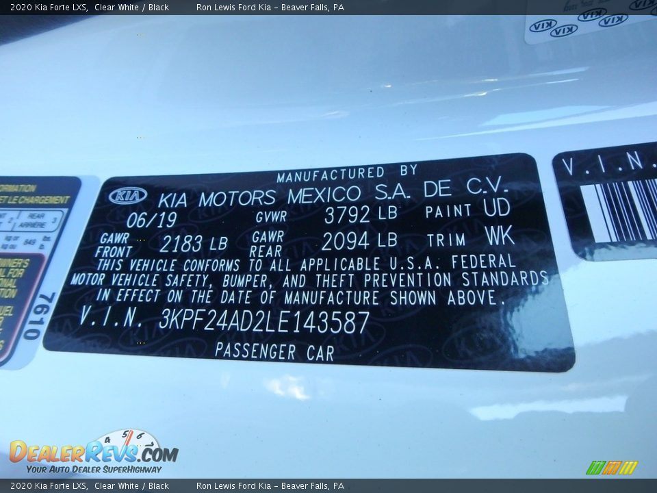 2020 Kia Forte LXS Clear White / Black Photo #11