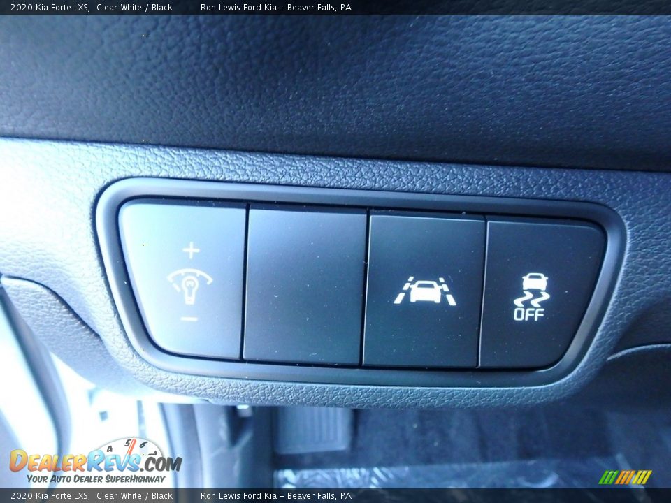 2020 Kia Forte LXS Clear White / Black Photo #16