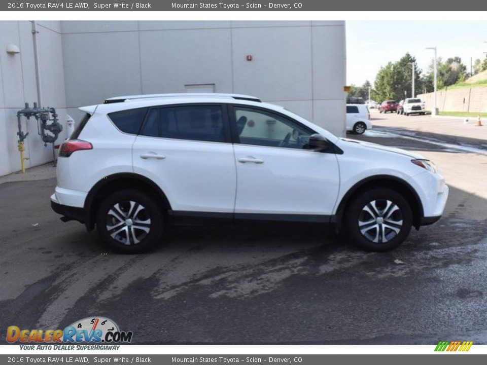 2016 Toyota RAV4 LE AWD Super White / Black Photo #7
