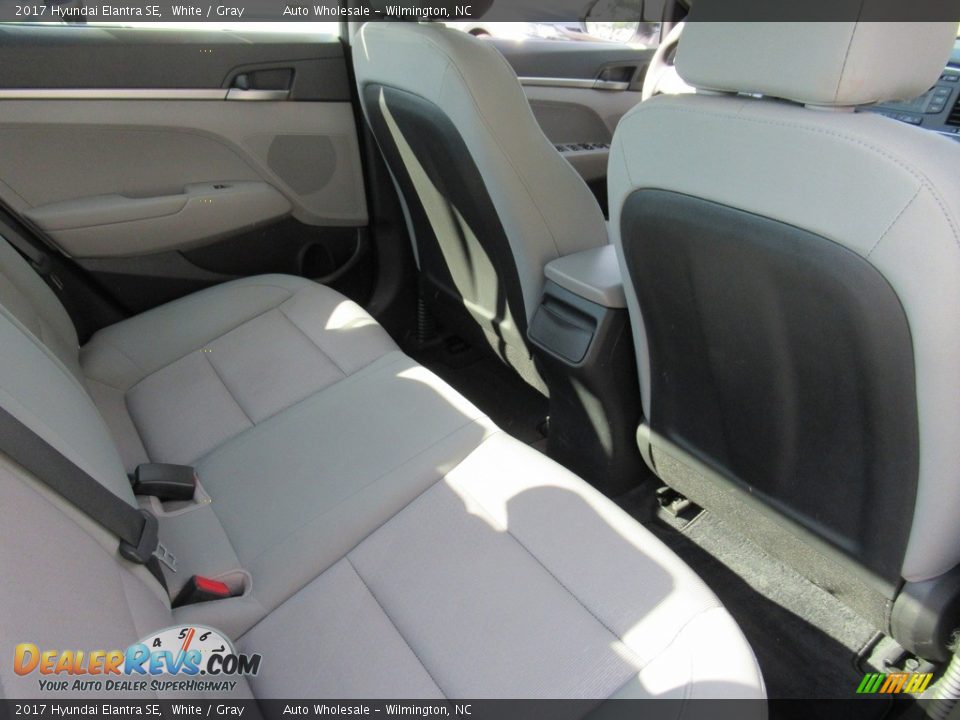 2017 Hyundai Elantra SE White / Gray Photo #14