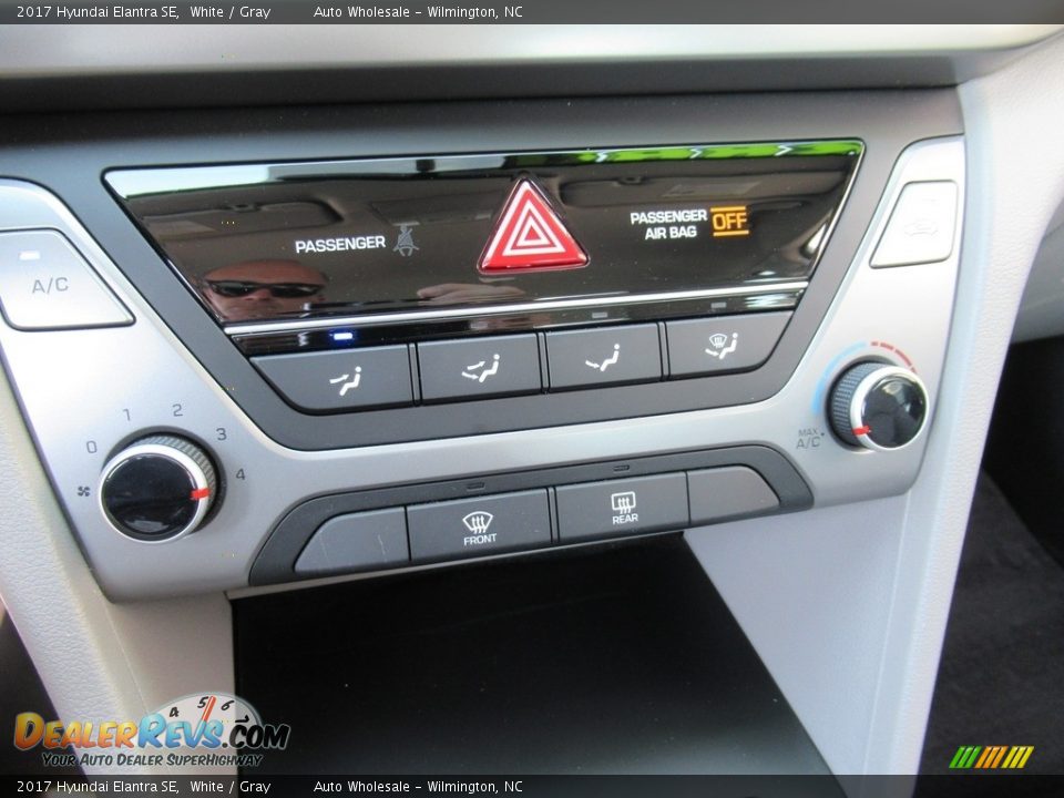 2017 Hyundai Elantra SE White / Gray Photo #18