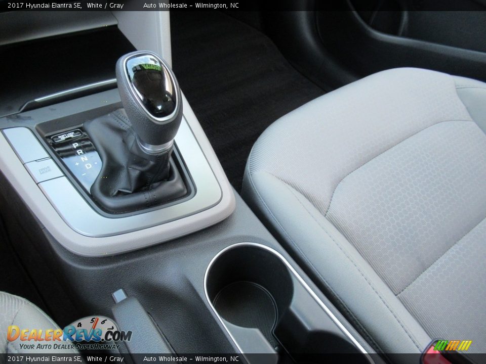 2017 Hyundai Elantra SE White / Gray Photo #19