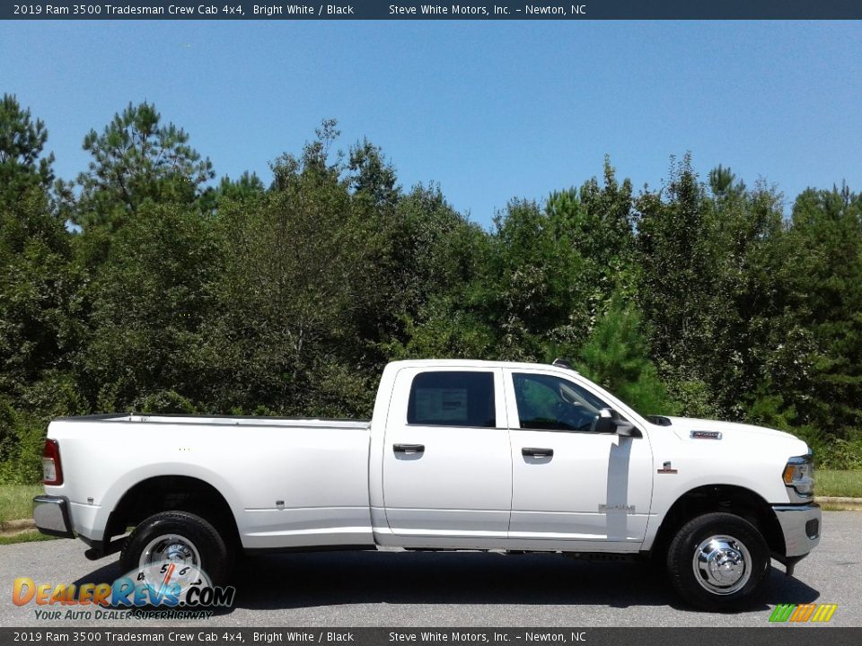 2019 Ram 3500 Tradesman Crew Cab 4x4 Bright White / Black Photo #5