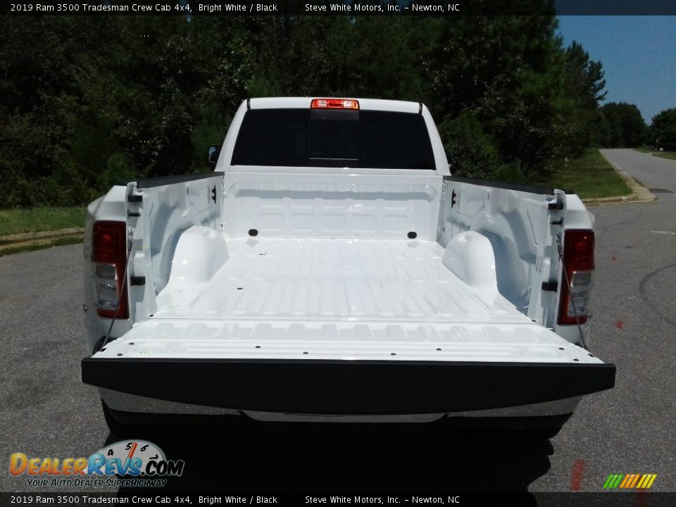 2019 Ram 3500 Tradesman Crew Cab 4x4 Bright White / Black Photo #12