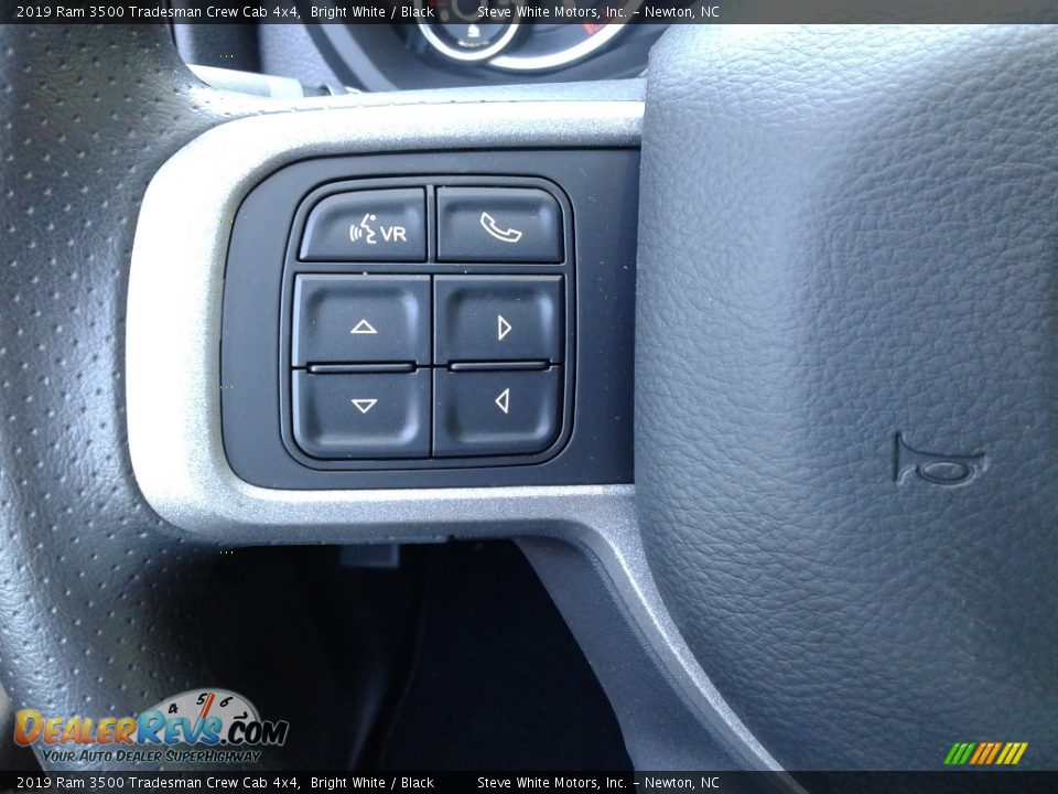 2019 Ram 3500 Tradesman Crew Cab 4x4 Bright White / Black Photo #15