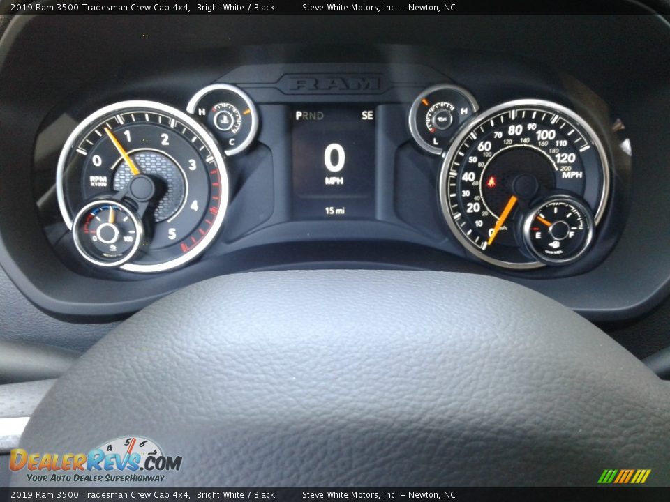 2019 Ram 3500 Tradesman Crew Cab 4x4 Bright White / Black Photo #17