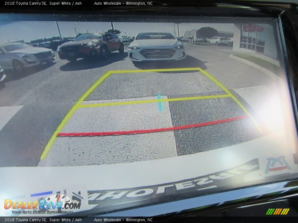 2018 Toyota Camry SE Super White / Ash Photo #18