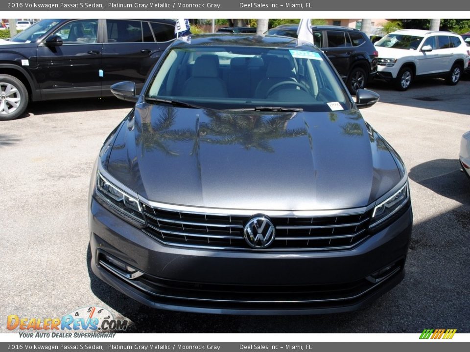 2016 Volkswagen Passat S Sedan Platinum Gray Metallic / Moonrock Gray Photo #3