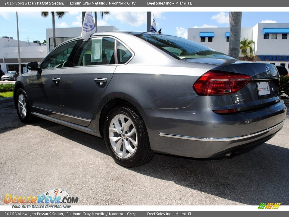 2016 Volkswagen Passat S Sedan Platinum Gray Metallic / Moonrock Gray Photo #7