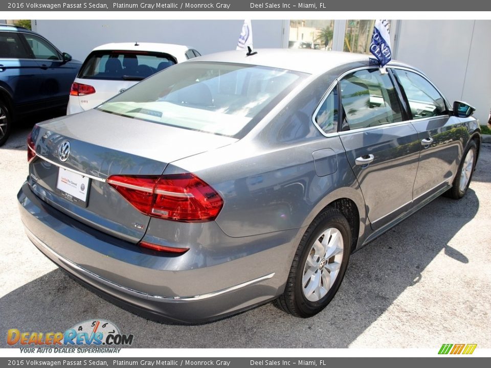 2016 Volkswagen Passat S Sedan Platinum Gray Metallic / Moonrock Gray Photo #9