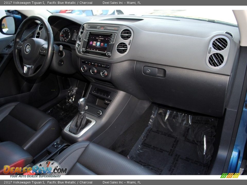 2017 Volkswagen Tiguan S Pacific Blue Metallic / Charcoal Photo #17